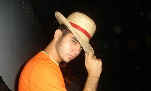 O AIDA começa com atenção, igual essa foto minha de 2008. Que garoto sexy! E aí, chamei sua atenção? Haha.