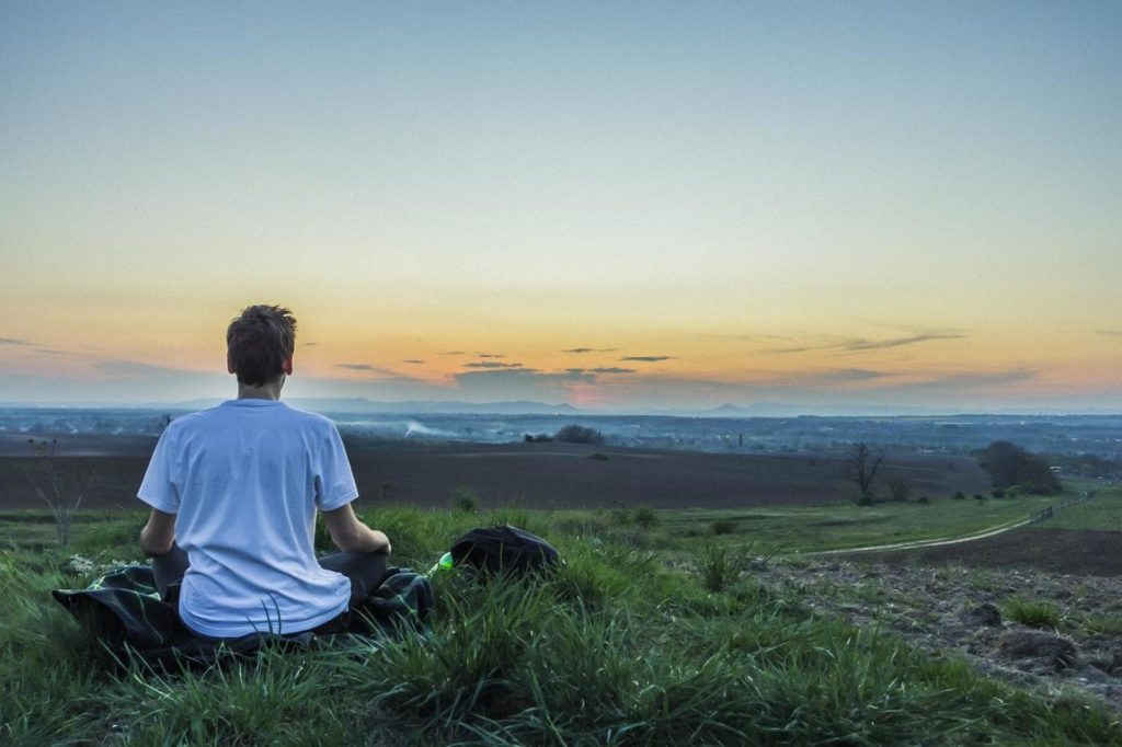 Será que basta parar um pouco e ouvir os áudios para conseguir ter uma vida melhor? Você vai descobrir.